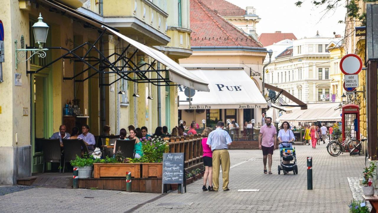 Rudi és Fickó Lakosztály Szeged Exterior foto